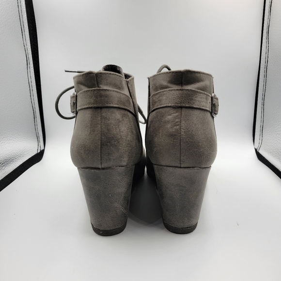 Maurices Gray Wedge Booties Sz 8.5 - Picture 3 of 10